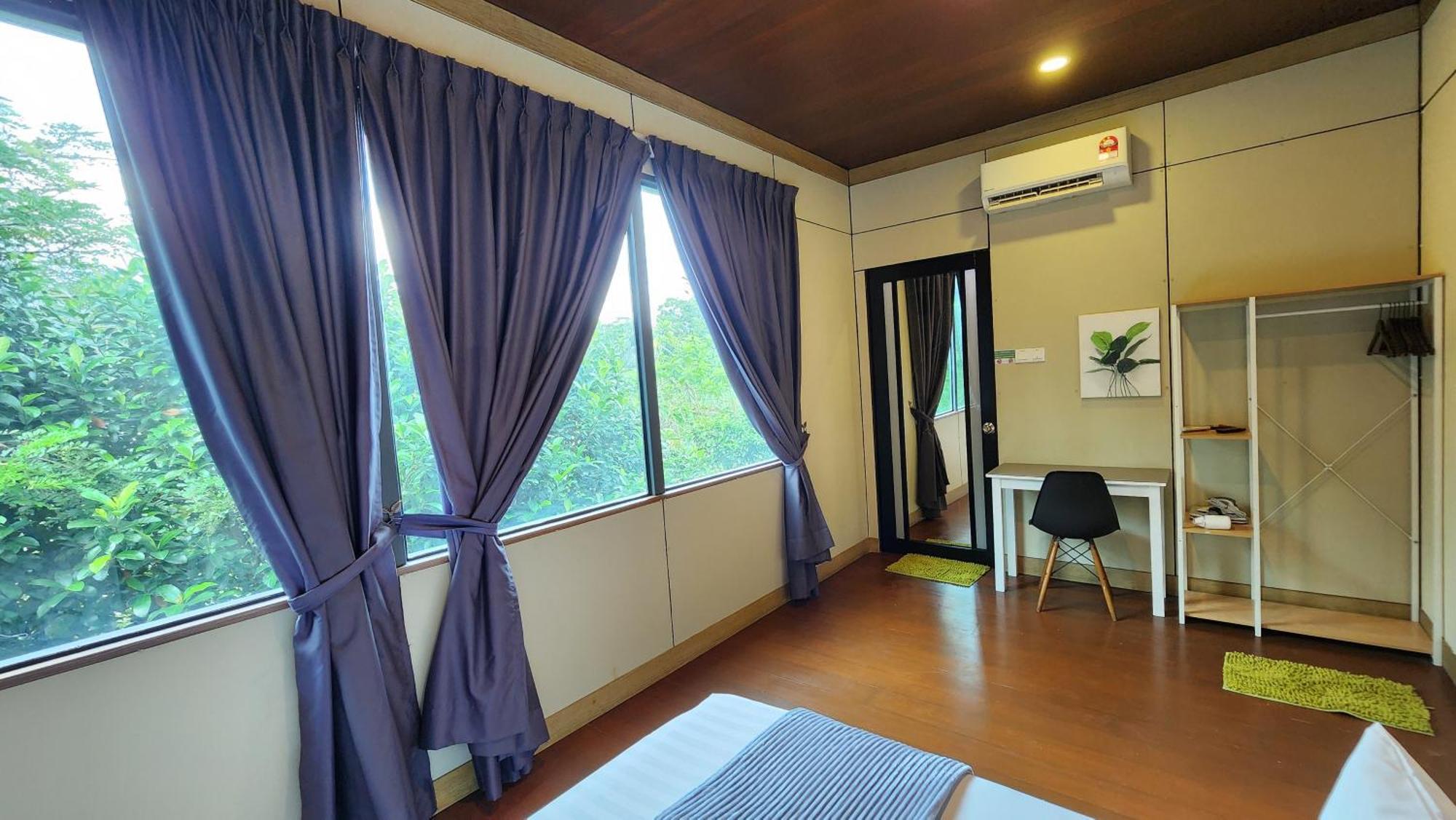 Riverstones Rainforest Retreat Homestay *